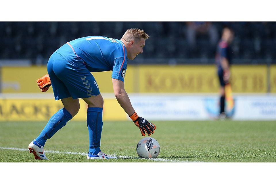 Christopher Gäng zog sich im Spiel gegen Halle eine Gehirnerschütterung, sowie ein Nasen- und Jochbeinbruch zu.F: Images