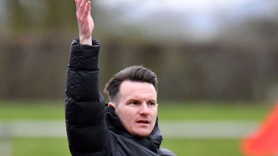 Dennis Kopf schnürt wieder selbst die Fußballschuhe, um seinen VfR zu helfen.