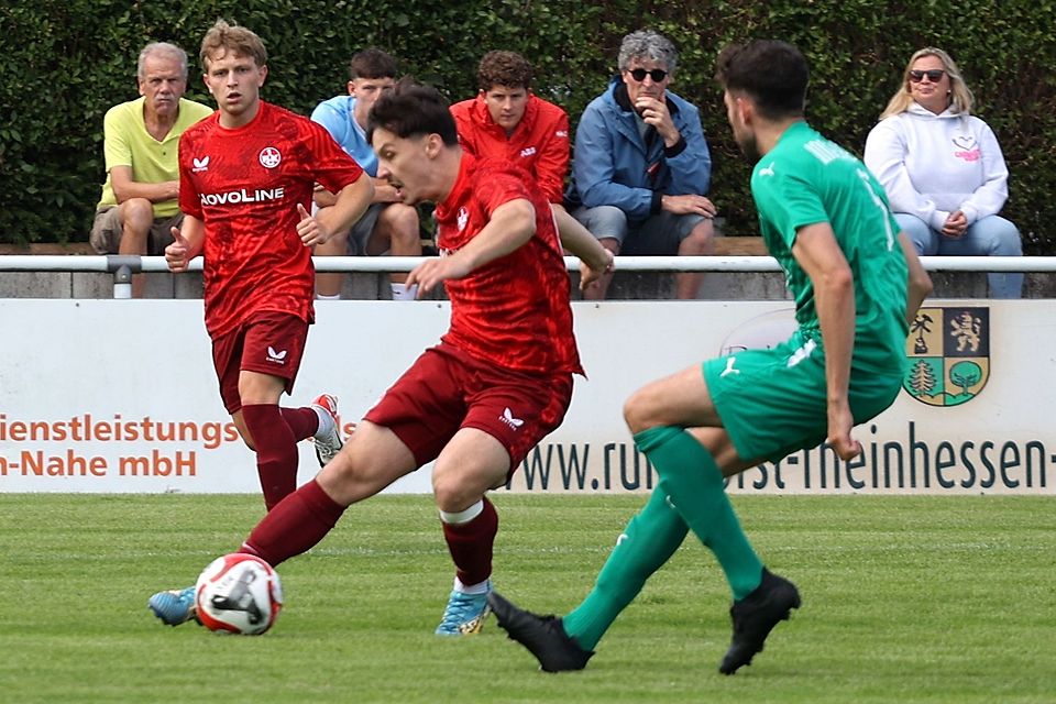 Auch der Ex-Eintrachtler Marc Nauth trug sich im neuen roten Trikot in die Torschützenliste ein.