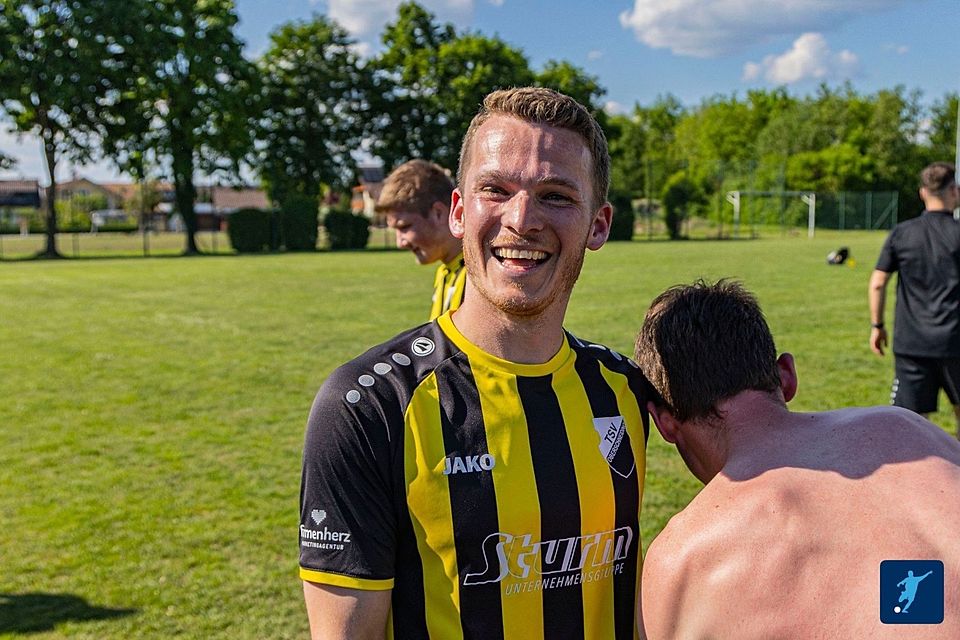 Matthias Allmeier und der TSV Oberschneiding dürfen sich über den Titel in der Kreisklasse Straubing freuen.