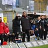 Cheftrainer Sreto Ristic (m.) und sein Co-Trainer Roberto Pinto (l.) sind mit sofortiger Wirkung freigestellt beim SV Sandhausen.