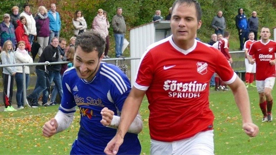Trotz früher 1:0-Führung unterlagen Niclas Beikirch (links) und Co. in Rückers. 	Foto: Henning