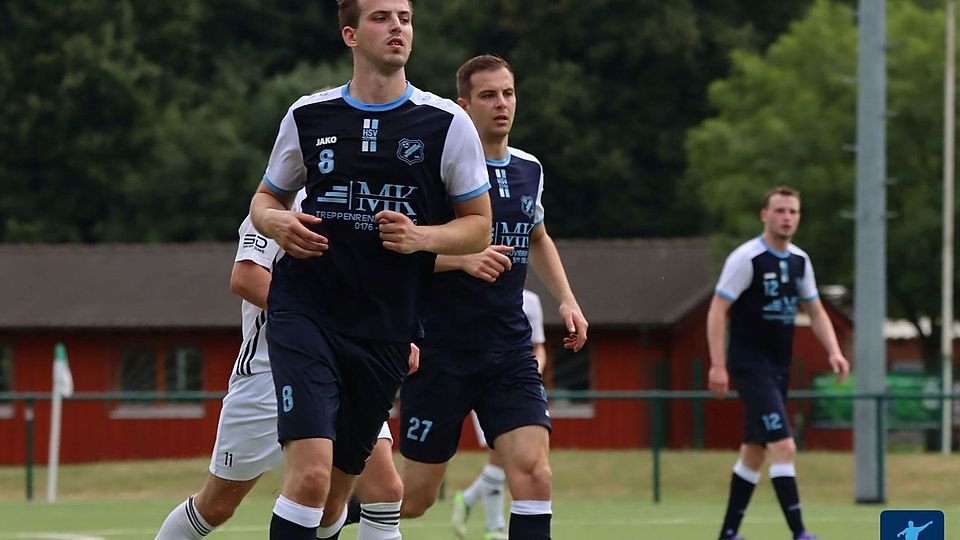 Jonas Lippeck (vorne) und Jan-Lukas Lippeck (hinten) schossen Aufsteiger Heisinger SV mit sieben Treffern zum Auftaktsieg bei Landesliga-Absteiger Überruhr. 