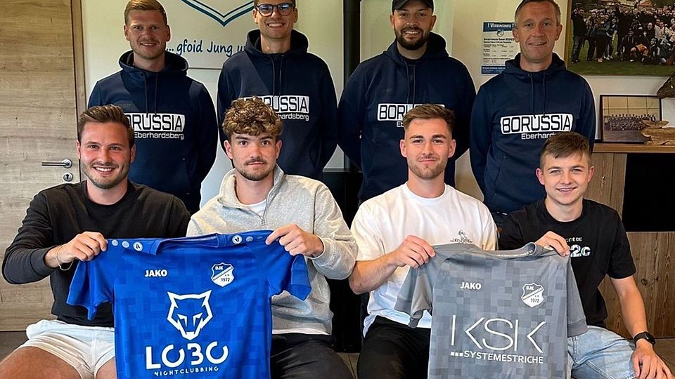 Von links nach rechts (stehend): Manuel Karl, Nikola Vlasic, Christoph Schätzl und Arnold Flexeder; (sitzend): Bastian Parzer, Lukas Schmid, Julian Pollner und Simon Obermüller.