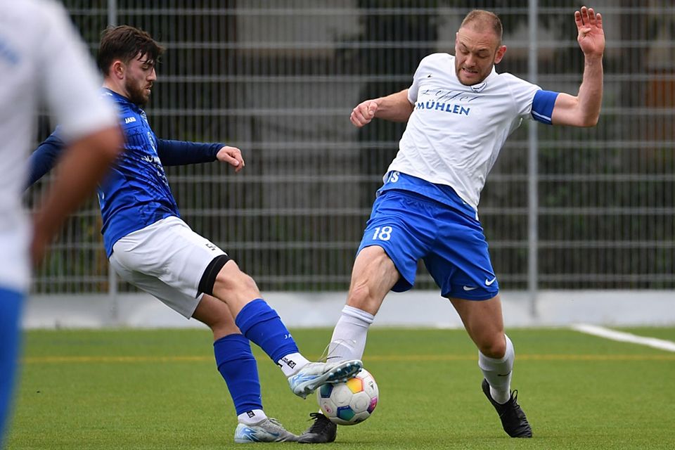 Nico Schopp (rechts) vom Neu-Landesligisten SV Blau-Weiß Waltershofen | Foto: Achim Keller Nico Schopp (rechts) vom Neu-Landesligisten SV Blau-Weiß Waltershofen | Foto: Achim Keller