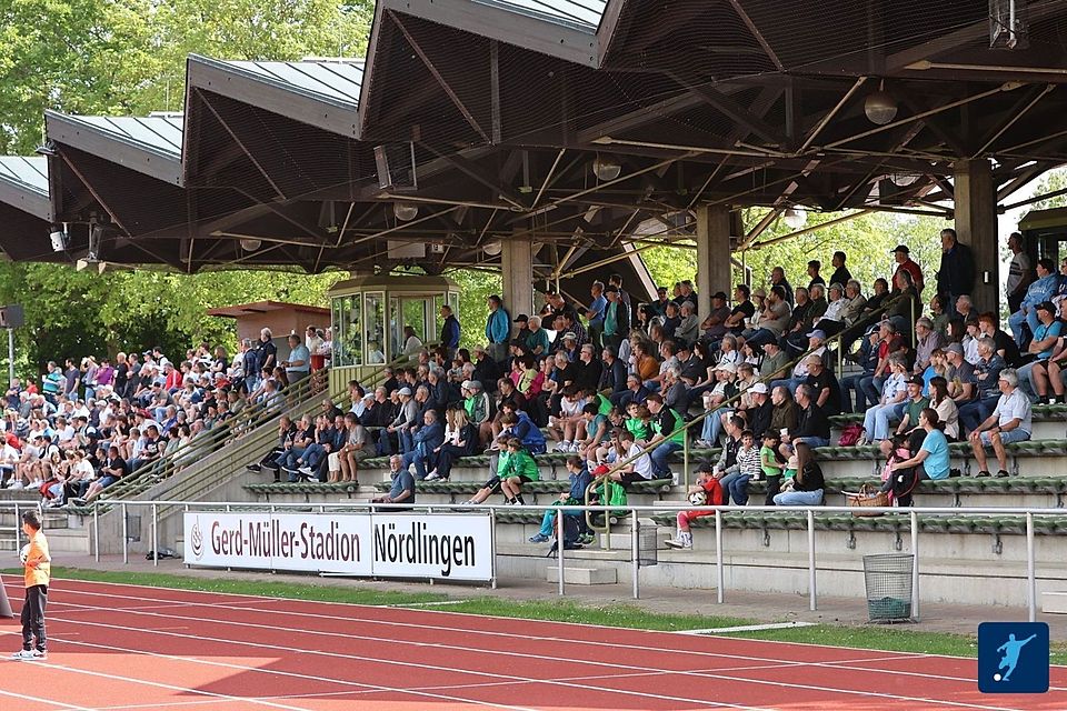 Im Gerd-Müller-Stadion in Nördlingen wird es in der kommenden Saison Bayernliga Nord-Fußball zu sehen geben. Im Gerd-Müller-Stadion in Nördlingen wird es in der kommenden Saison Bayernliga Nord-Fußball zu sehen geben.