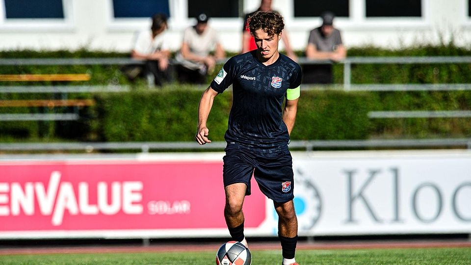 Die SpVgg Unterhaching hat das Derby gegen die U19 des FC Bayern verloren.
