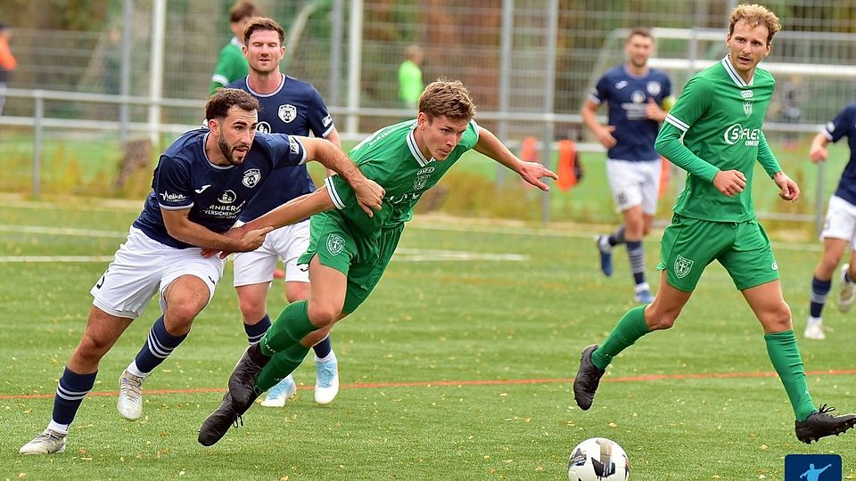 Der FC Freiburg-St. Georgen (grüne Trikots) musste gegen die SG Simonswald/Obersimonswald mit 3:5 die Segel streichen.
