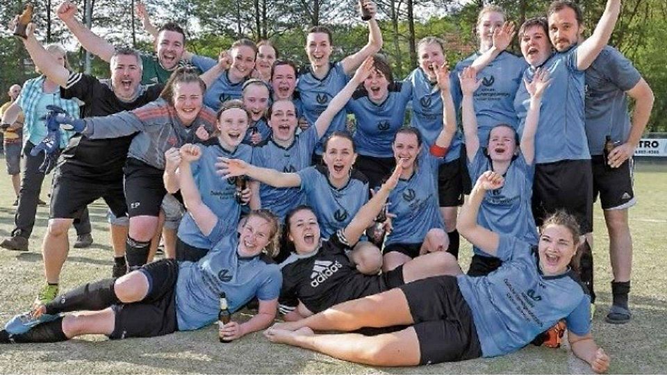 Meister der Frauen Landesliga 2016/2017 und Aufsteiger in die Frauen Verbandsliga: FSG Schmelz-Limbach. Foto: Kerosino