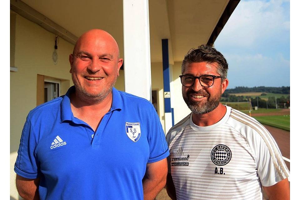 Heiko Breitenberger (links), hier mit Angelo Barletta, bleibt über das Saisonende Trainer der SG Freiensteinau. 	Archivfoto: rami