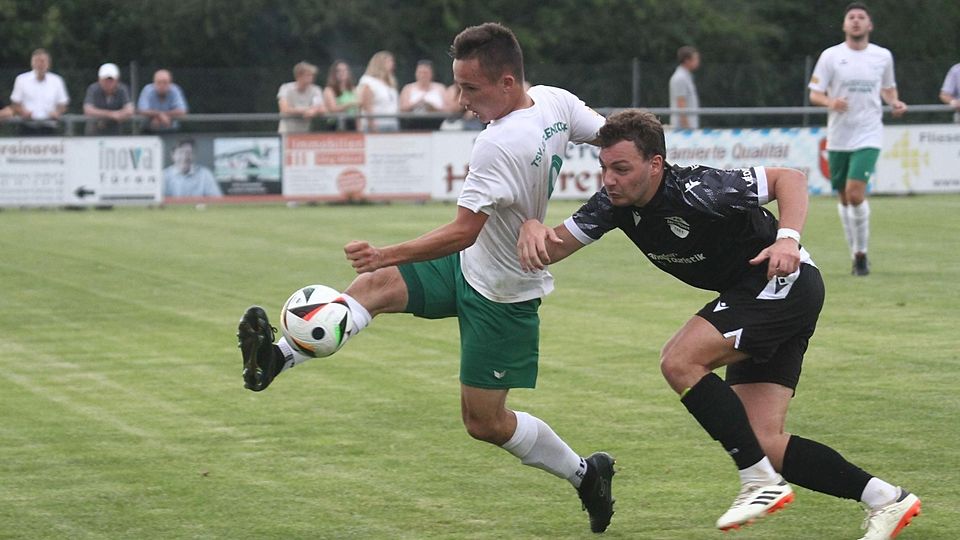 Sturmflaute: Die Offensive ist aktuell die größte Baustelle beim TSV Jetzendorf (im Bild Stefan Stöckl, links).
