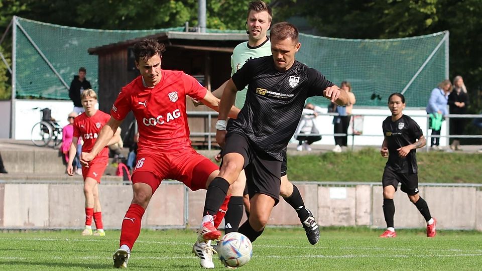Los geht‘s: Srdan Ivkovic (am Ball) und der TuS Geretsried bekommt es im ersten Testspiel gegen mit Regionalligist Unterhaching zu tun.