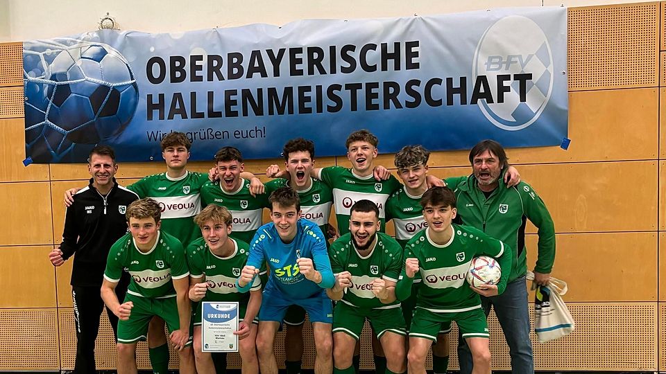Zufrieden: (o.v.l.) Trainer Migga Schmid, Maximilian Wörrle, Patrik Cerovecki, Fabian Heiland, Eliah Heiland, Samuel Spieß. Betreuer Wolfgang Walser; (u.v.l.) Benjamin Reiner, Nick Osterl, Benedikt Wallrapp, Angelos Dogantzalis und Sanel Dacic.