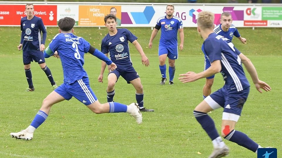 3 Lipprechteroder Torschützen auf einem Bild: Hudik (1.v.l.) , Costa (3.v.l) und Ehrhardt (vorne rechts). Sie ebneten den Weg zum Derbysieg.