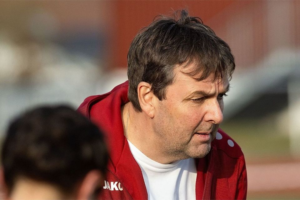  SG-Trainer Thomas Weishaar fordert von seinen Spielerinnen konzentrierte Leistungen. | Foto: Wolfgang Scheu