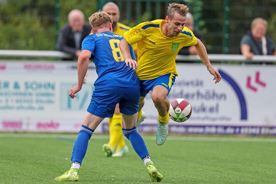 Feiertag für die SG Meilingen um Luca Schiffer (l., am Ball Schlangenbads Dennis Schneeweiss): Nach 0:5 heißt es 5:5. Archivfoto: Frank Heinen Feiertag für die SG Meilingen um Luca Schiffer (l., am Ball Schlangenbads Dennis Schneeweiss): Nach 0:5 heißt es 5:5. Archivfoto: Frank Heinen