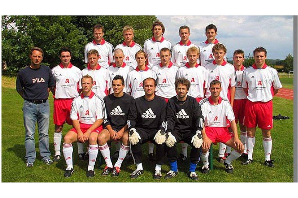 Erreichten einen starken 5. Platz in der Landesliga: Die Mannschaft des SV Mitterteichs im Jahr 2004/05