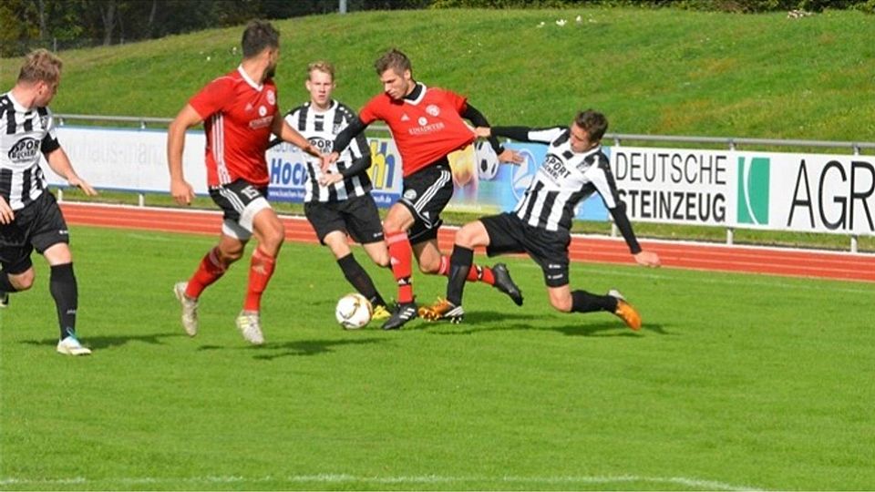Der FC Schwarzenfeld peilt gegen Neukirchen den ersten Heimsieg an.  Foto: sca