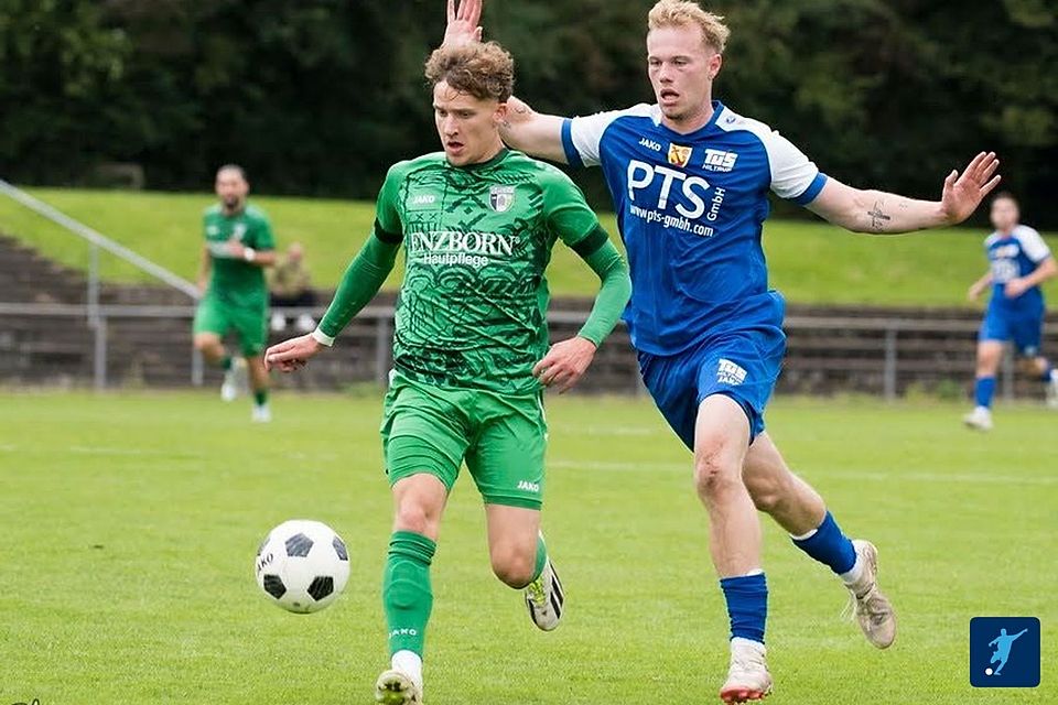 Seit Spieltag 13 steht Westfalenligist TuS Hiltrup (in Blau) auf Platz 1 und muss diesen ein letztes Mal noch verteidigen.