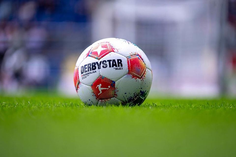 Der erste komplette Spieltag im Jahr 2026 steht für die Mannschaften in der Kreisoberliga Bergstraße an. Foto: David Inderlied/dpa