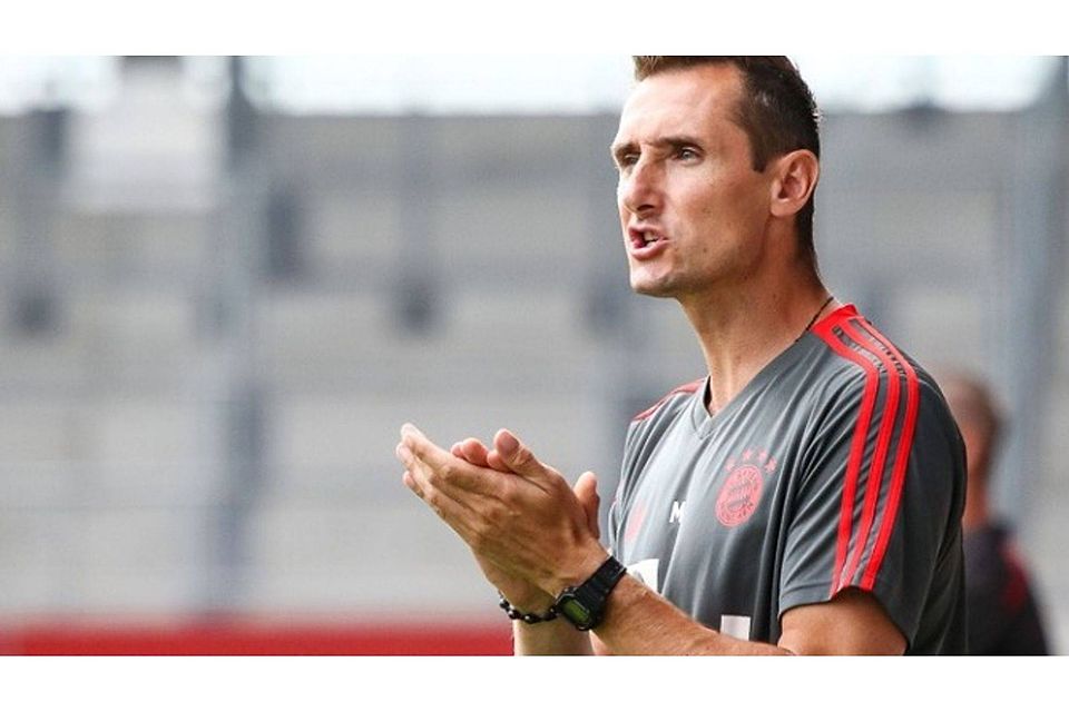 Weltmeister Miroslav Klose sah einen ungefährdeten 6:0-Sieg seines Teams gegen den SSV Ulm. Riedel