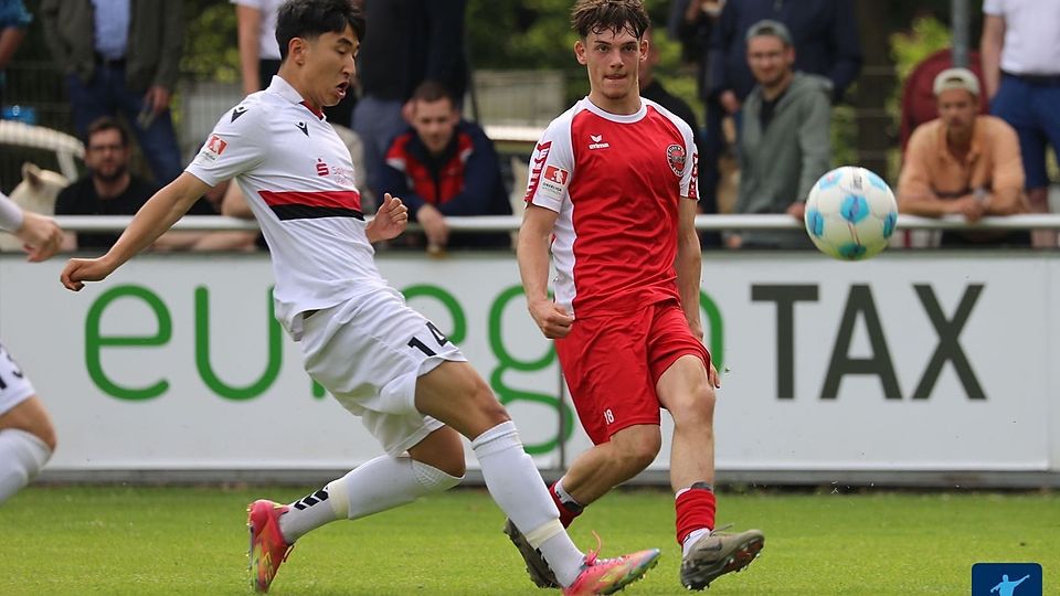 Der FC Eintracht Rheine (in Rot) und der SV Lippstadt qualifizierten sich dank ihrer Oberliga-Platzierung für den Westfalenpokal 2025/26.