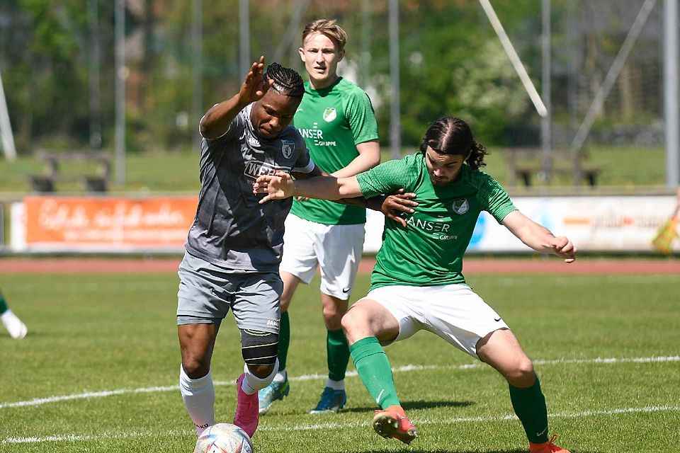 Auf einen deutlichen stärken Gegner als zuletzt Brunthal müssen sich Thankgod Asoegwu (li.) und der BCF Wolfratshausen im heutigen Heimspiel gegen den SV Aubing einstellen.