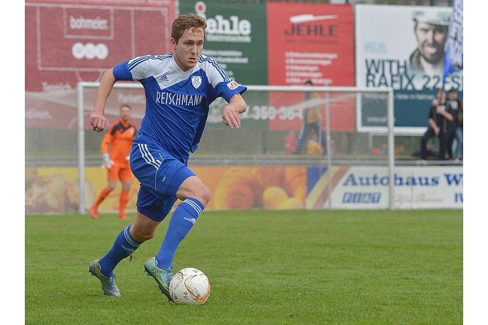 Thomas Zimmermann und der FV Ravensburg gehen als Favorit ins Oberliga-Derby gegen den SC Pfullendorf. Derek Schuh