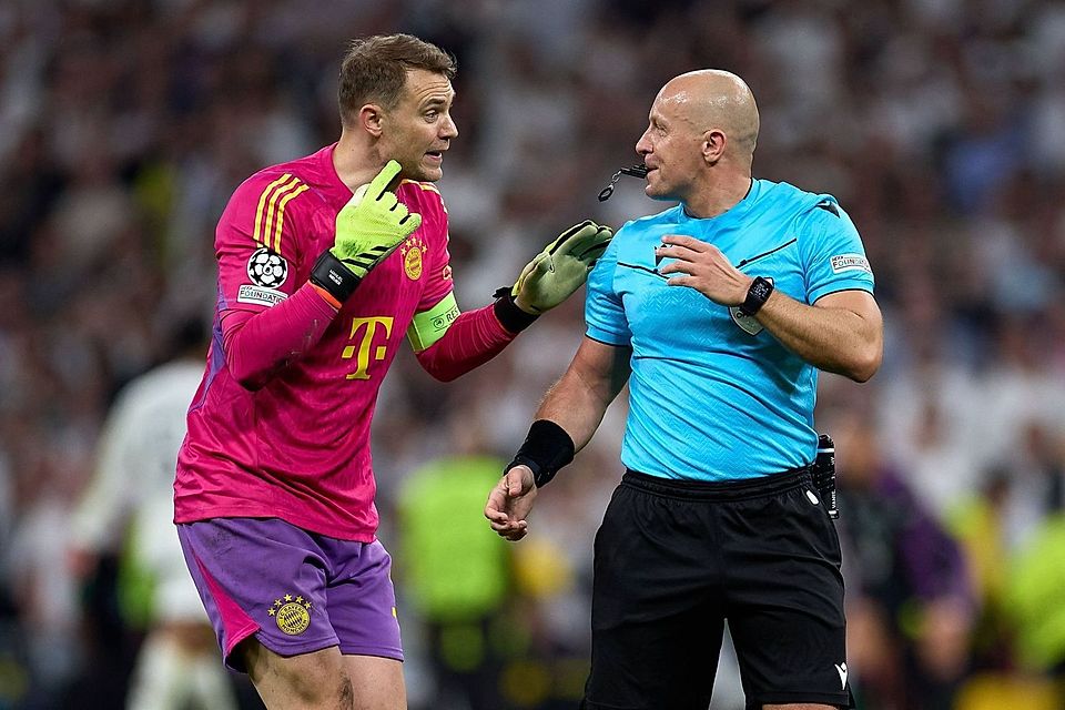 Manuel Neuer hatte als Kapitän des FC Bayern München im Halbfinale der UEFA Champions League großen Gesprächsbedarf mit dem Schiedsrichter. 