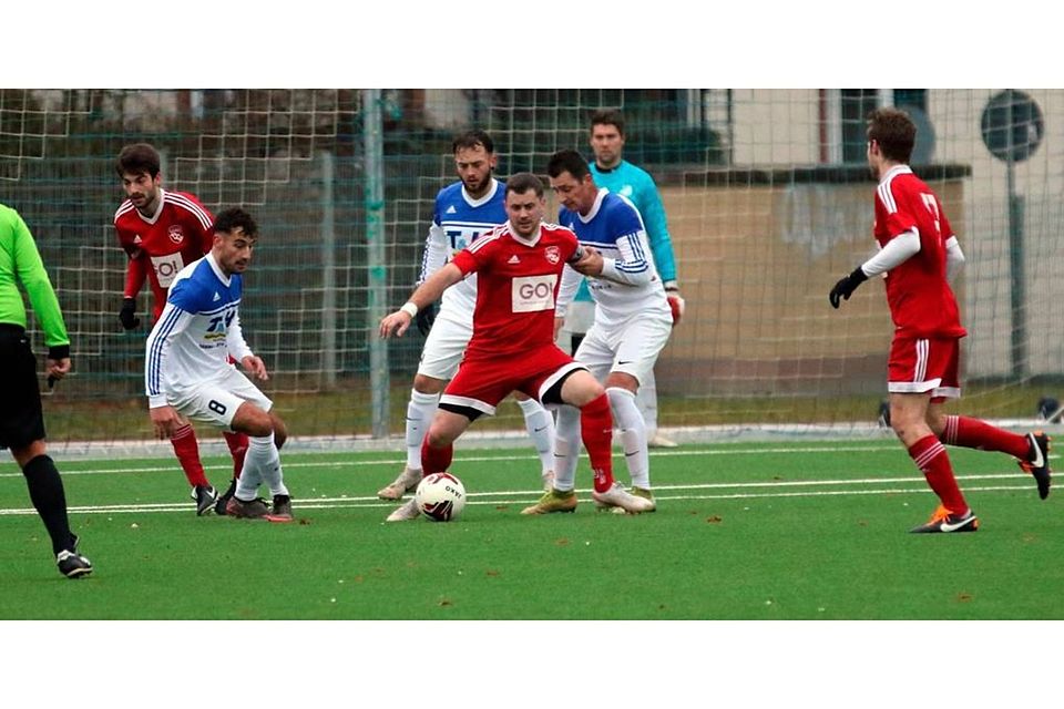 Das Lokal-Derby Altenburg/Eudorf/Schwabenrod gegen Hattendorf gab es in der vergangenen Kreisoberliga-Saison nur einmal. Dabei setzte sich Hattendorf am 28. November auf dem Lindensportplatz mit 2:1 durch. Die Siegtore erzielten Mehmed Omerovic und Jan-Luca Metz, bei einem Gegentreffer von Erik Schnell-Krätschmer. In der kommenden Saison gibt es dieses Duell wieder zweimal. Archivfoto: Luca Raab 