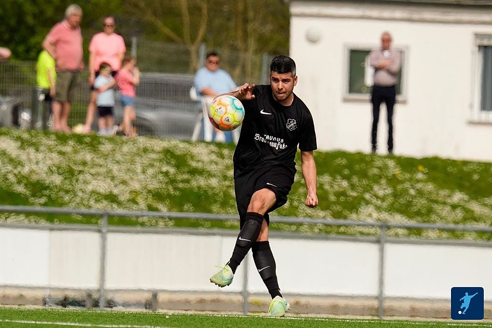 Patrick Rujak ist Teil des neuen Trainerduos des 1.FC Lorsbach. Dem abstiegsgefährdeten A-Ligisten gelang am Wochenende ein Coup beim Tabellenzweiten BSC Schwalbach.