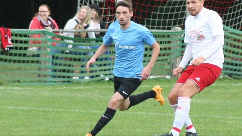 SVN-Spielertrainer Sebastian Otto (rechts) im LA-Interview.