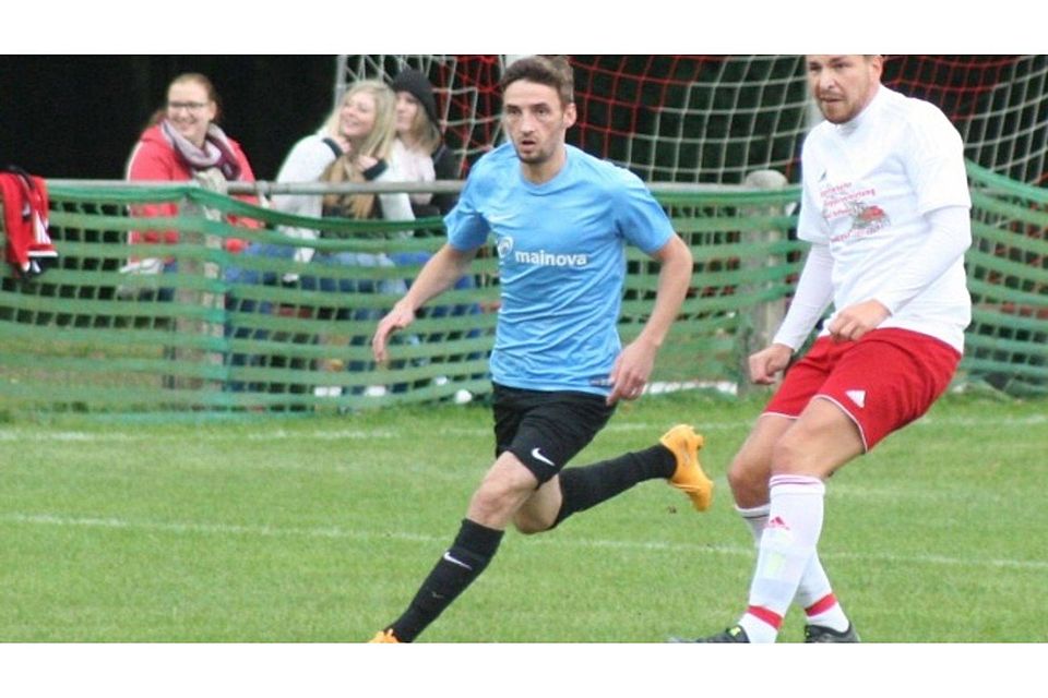 SVN-Spielertrainer Sebastian Otto (rechts) im LA-Interview.