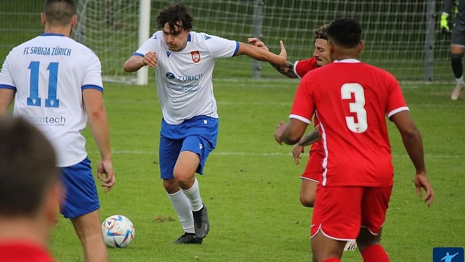 Wer hat den längeren Atem? In der 3.-Liga-Gruppe 3 haben Srbija (weiss) und Witikon die besten Karten im Aufstiegskampf.