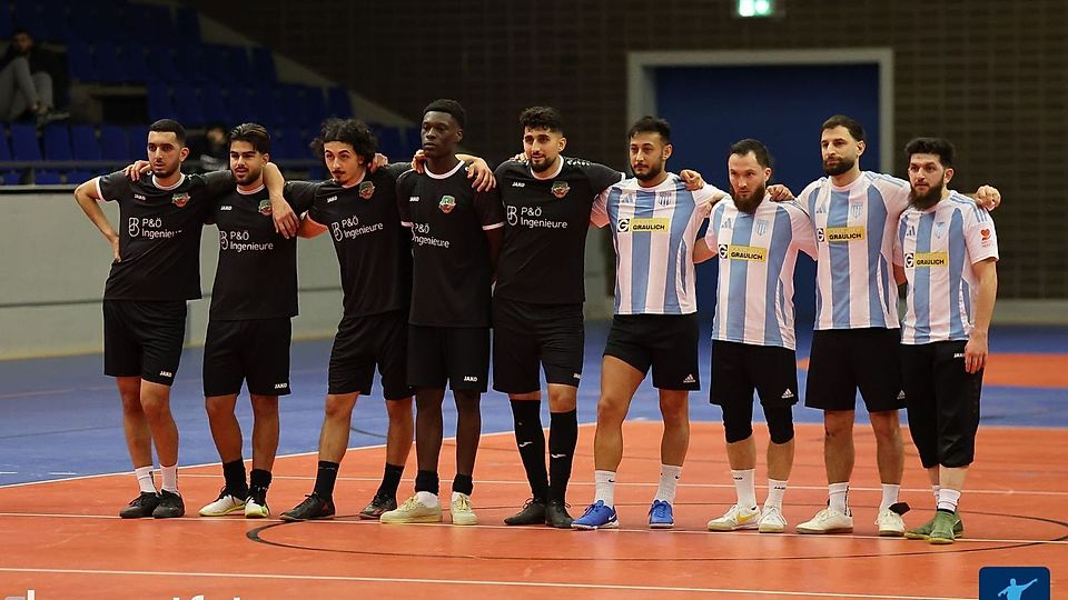 Die Rüsselsheimer Stadtmeisterschaft wurde vom Punkt zwischen dem SV Dersim (in schwarz) und dem A-Ligisten SV Flörsheim aus Main-Taunus entschieden.