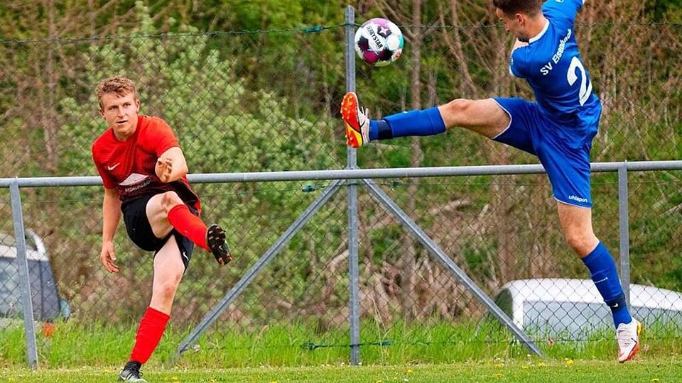 Druckvoll: Elias Faller (rechts) vom SV Eisenbach beim Hochsprung in Dittishausen.