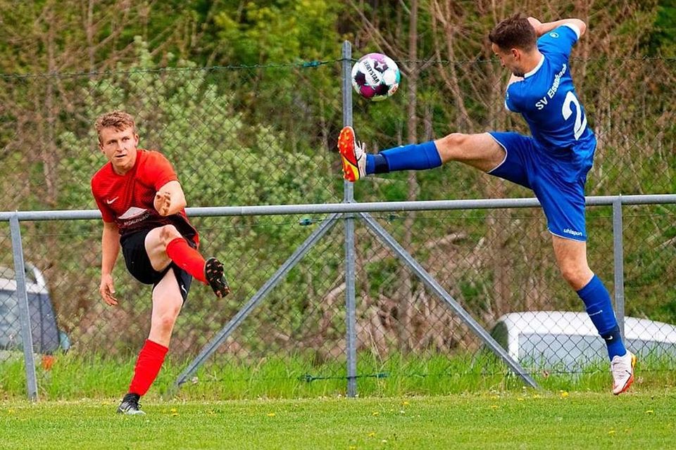 Druckvoll: Elias Faller (rechts) vom SV Eisenbach beim Hochsprung in Dittishausen.
