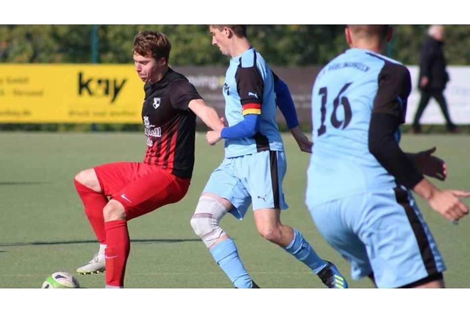 Luca Zips (l.) traf spät zum zweiten SuS-Saisonsieg. Fotos: sta/juka Luca Zips (l.) traf spät zum zweiten SuS-Saisonsieg. Fotos: sta/juka