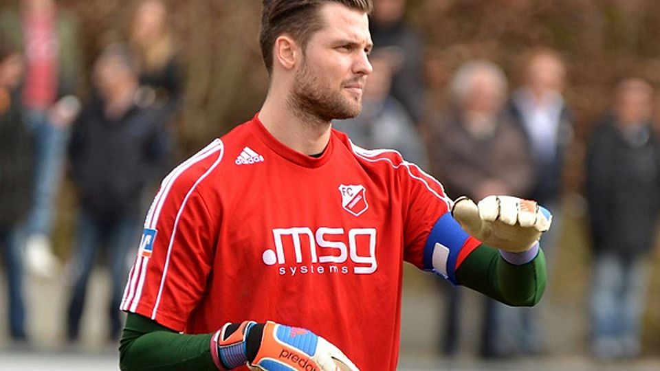 Das rote Trikot steht ihm schon ganz gut: Andreas Rössl wechselt zum FCB. F: Leifer