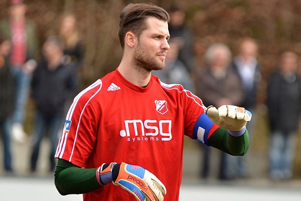 Das rote Trikot steht ihm schon ganz gut: Andreas Rössl wechselt zum FCB. F: Leifer