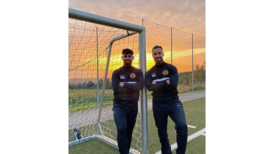 Die beiden Gründer der Lions Soccer Academy: Wormatia-Angreifer Alexander Shehada (rechts) und sein ebenso fußballverrückter Freund Mahmoud Hammoud.