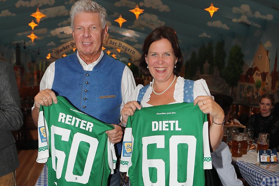 Verena Dietl (re.) zusammen mit Dieter Reiter auf dem Münchner Oktoberfest