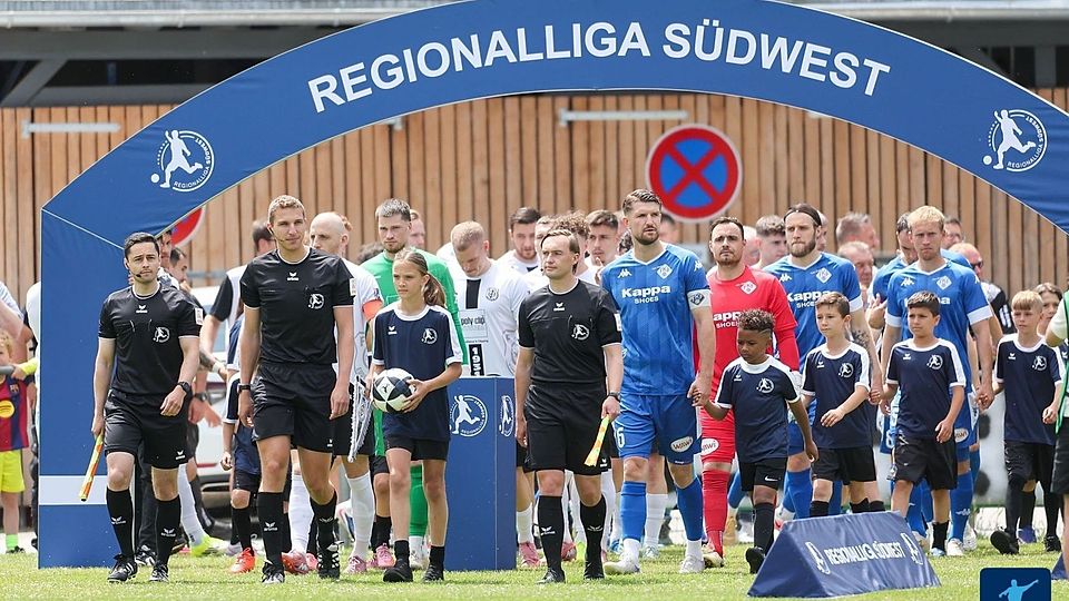 Einmalige Angelegenheit oder bald regelmäßig: Der Regionalliga-Bogen an der Eddersheimer Staustufe. Der FCE hielt durch ein 4:1 gegen Pirmasens den Aufstiegstraum am Leben.