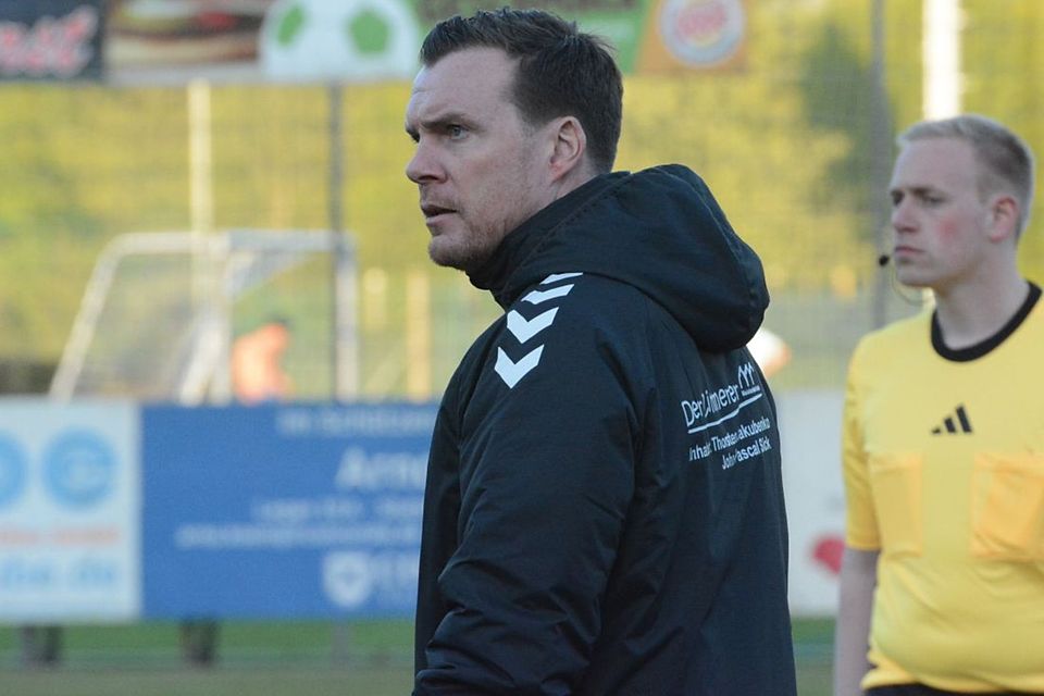 Trainer Dennis Jaacks und Eutin 08 benötigen noch einen Punkt für den Klassenerhalt. Trainer Dennis Jaacks und Eutin 08 benötigen noch einen Punkt für den Klassenerhalt.