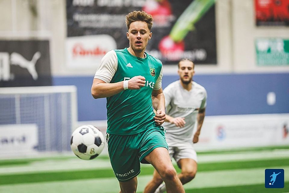 Justin Sauermilch ist beim Heeslinger SC in der Abwehr eine Bank und in der Baller League für Eintracht Spandau am Ball. Foto: Struwe