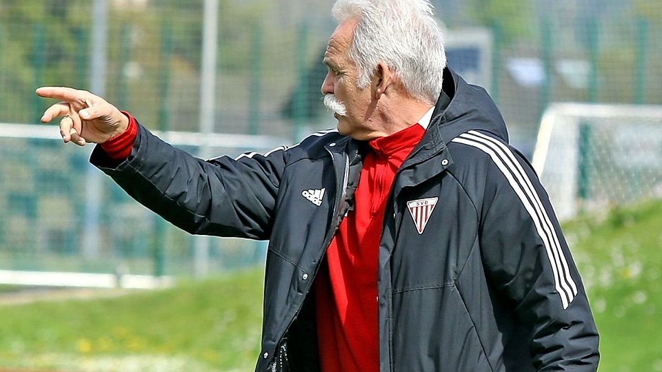 Mike Probst und die Erste des SV Bruckmühl müssen den Gang in die Bezirksliga antreten.
