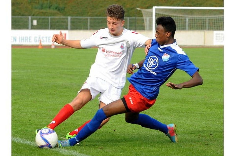 Neutralisierten sich: Der BSC mit Enes Yildiz (links) und Windeck mit Kelvin Lunga. Foto: Horst Müller Neutralisierten sich: Der BSC mit Enes Yildiz (links) und Windeck mit Kelvin Lunga. Foto: Horst Müller