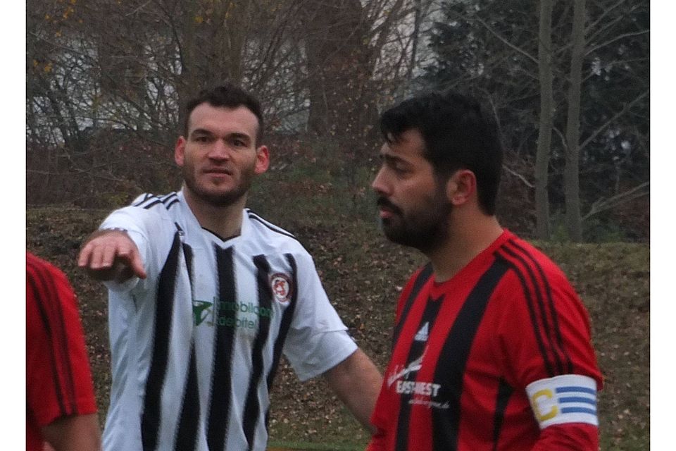 OSC Kapitän Gökhan Yücel (rechts) köpfte das 1:0; Serdar Denkgelen glich per Kopfball-Treffer kurz vor der Pause zum 1:1 aus. Foto: Volker Schmidt