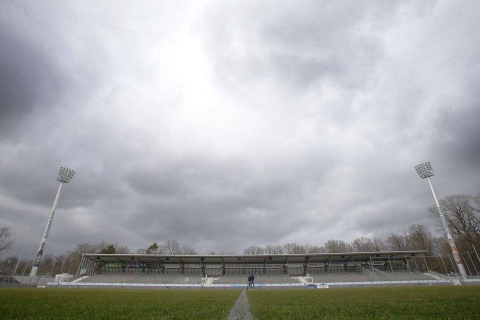 Dunkle Wolken über Degerloch. Für die Stuttgarter Kickers stehen schwere Zeiten bevor. 