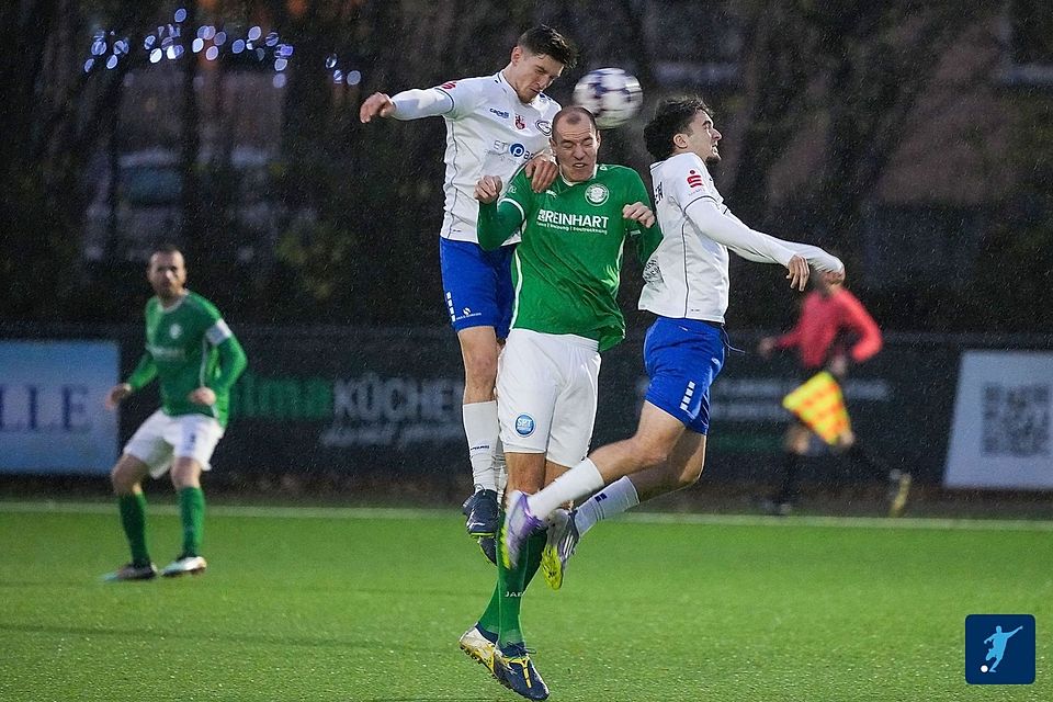 Ratingen eröffnet, Frintrop beendet den letzten Spieltag des Jahres. Ratingen eröffnet, Frintrop beendet den letzten Spieltag des Jahres.
